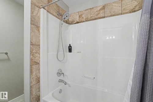 8005 223 Street Nw, Edmonton, AB - Indoor Photo Showing Bathroom