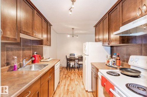 #204 10633 81 Av Nw, Edmonton, AB - Indoor Photo Showing Kitchen