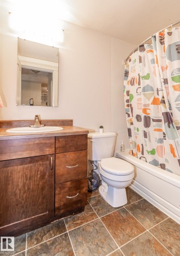 #204 10633 81 Av Nw, Edmonton, AB - Indoor Photo Showing Bathroom