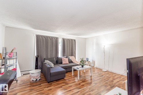 #204 10633 81 Av Nw, Edmonton, AB - Indoor Photo Showing Living Room