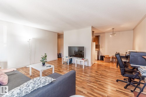 #204 10633 81 Av Nw, Edmonton, AB - Indoor Photo Showing Living Room