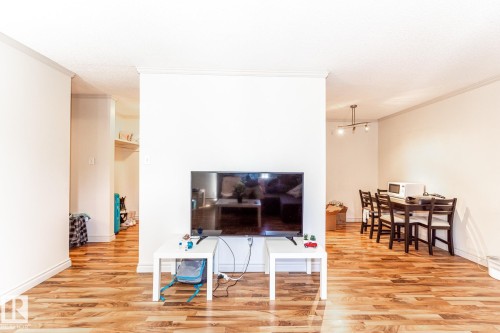 #204 10633 81 Av Nw, Edmonton, AB - Indoor