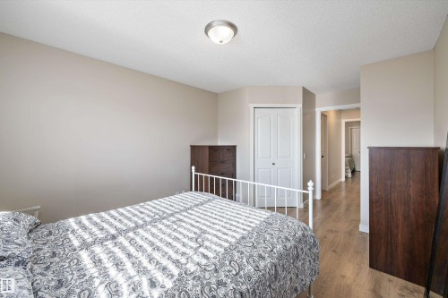 3019 33 Avenue Nw, Edmonton, AB - Indoor Photo Showing Bedroom