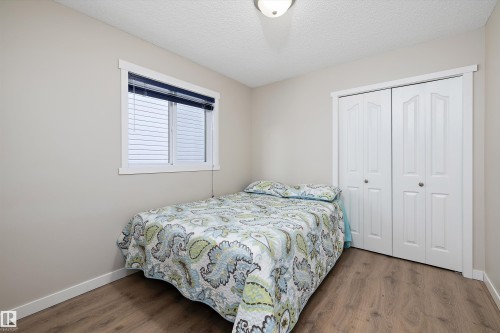 3019 33 Avenue Nw, Edmonton, AB - Indoor Photo Showing Bedroom
