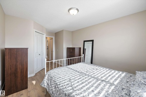 3019 33 Avenue Nw, Edmonton, AB - Indoor Photo Showing Bedroom