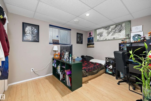 3019 33 Avenue Nw, Edmonton, AB - Indoor