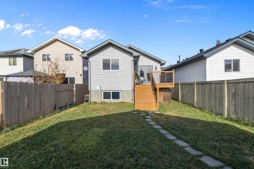 3019 33 Avenue Nw, Edmonton, AB - Outdoor