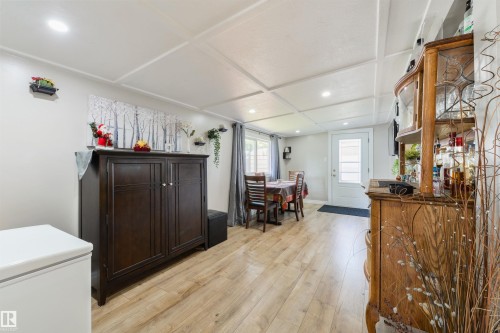15 Post Road, Edmonton, AB - Indoor