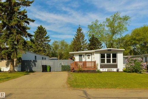 15 Post Road, Edmonton, AB - Outdoor