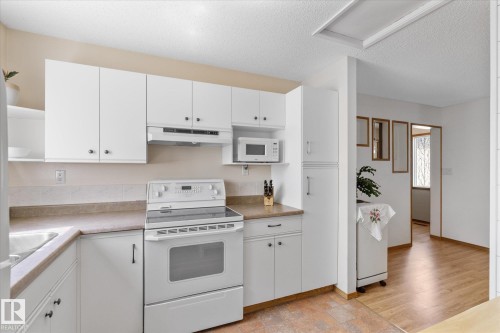 76 Chungo Crescent, Devon, AB - Indoor Photo Showing Kitchen