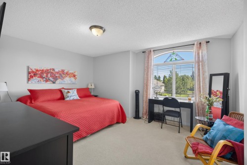 #2 20 Norman Ct, St. Albert, AB - Indoor Photo Showing Bedroom