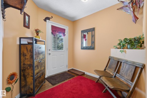 #2 20 Norman Ct, St. Albert, AB - Indoor Photo Showing Other Room