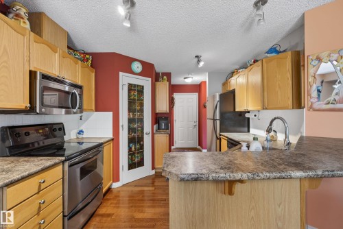 #2 20 Norman Ct, St. Albert, AB - Indoor Photo Showing Kitchen
