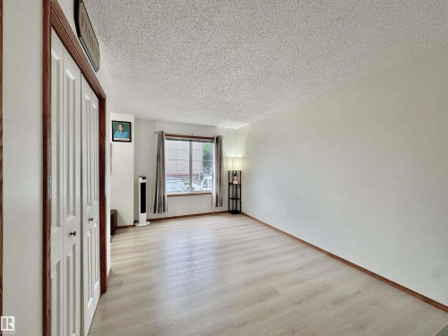 #4 320 Spruce Ridge Rd, Spruce Grove, AB - Indoor Photo Showing Other Room