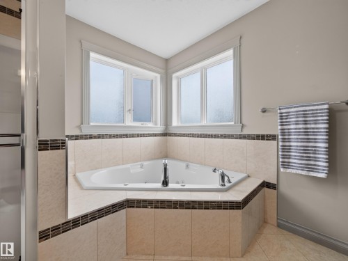 6502 37 Avenue, Beaumont, AB - Indoor Photo Showing Bathroom