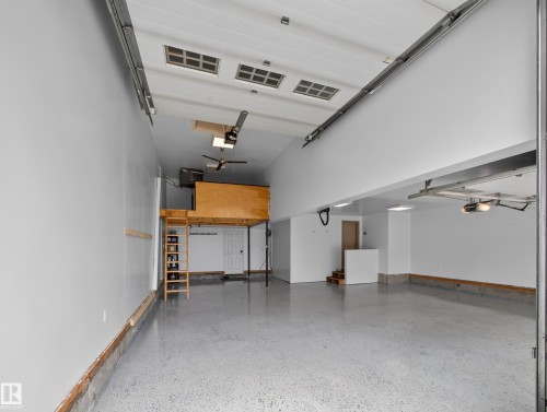 6502 37 Avenue, Beaumont, AB - Indoor Photo Showing Garage