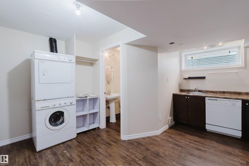 Laundry room - 1686 Tompkins Wynd Nw, Edmonton, AB - Indoor Photo Showing Laundry Room