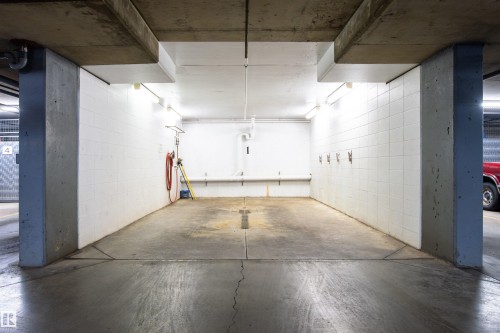 #203 8956 156 St Nw, Edmonton, AB - Indoor Photo Showing Garage