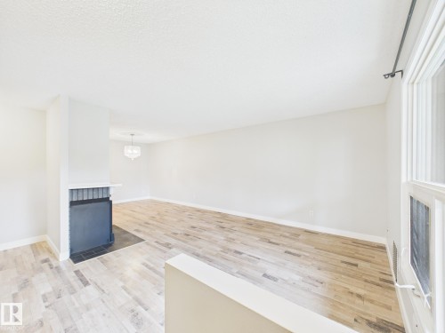152 Surrey Gardens, Edmonton, AB - Indoor Photo Showing Other Room
