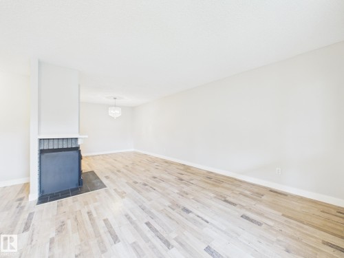 152 Surrey Gardens, Edmonton, AB - Indoor Photo Showing Other Room