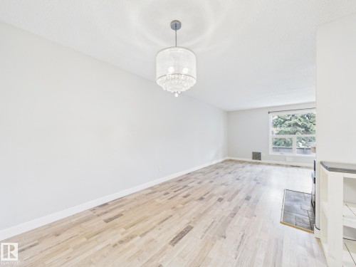 152 Surrey Gardens, Edmonton, AB - Indoor Photo Showing Other Room
