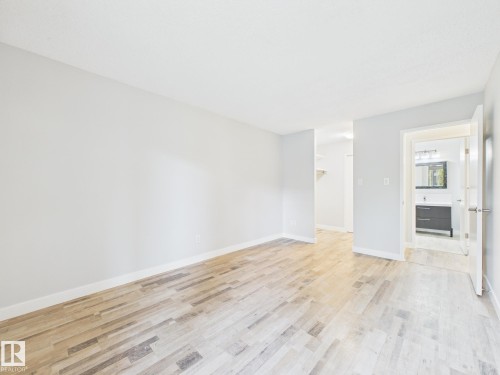 152 Surrey Gardens, Edmonton, AB - Indoor Photo Showing Other Room