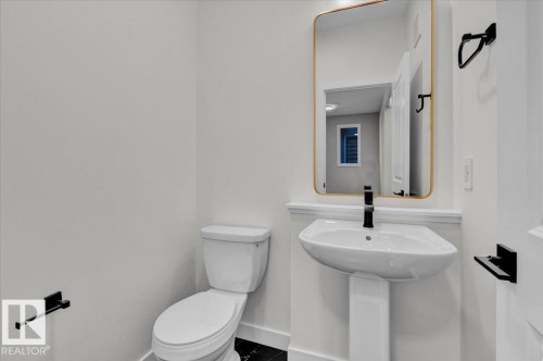 26 Cheval Close, Sherwood Park, AB - Indoor Photo Showing Bathroom