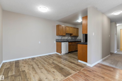 #407 3610 43 Av Nw, Edmonton, AB - Indoor Photo Showing Kitchen