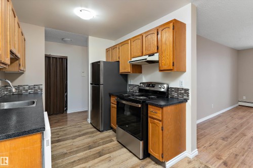 #407 3610 43 Av Nw, Edmonton, AB - Indoor Photo Showing Kitchen