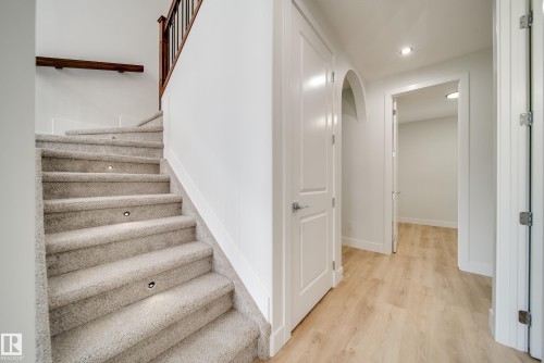8816 183 Avenue Nw, Edmonton, AB - Indoor Photo Showing Other Room
