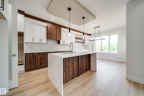 8816 183 Avenue Nw, Edmonton, AB - Indoor Photo Showing Kitchen With Upgraded Kitchen