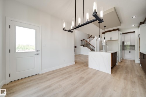 8816 183 Avenue Nw, Edmonton, AB - Indoor Photo Showing Other Room