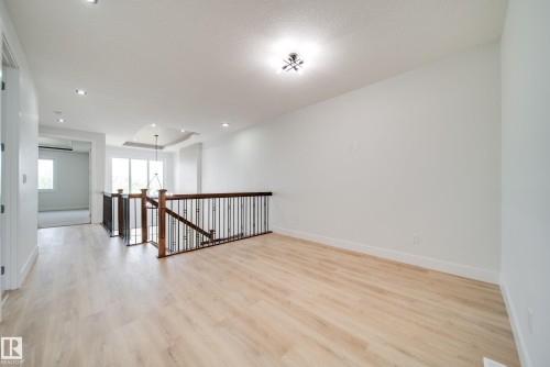 8816 183 Avenue Nw, Edmonton, AB - Indoor Photo Showing Other Room