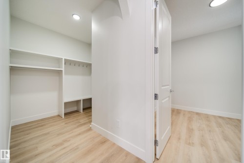 8816 183 Avenue Nw, Edmonton, AB - Indoor