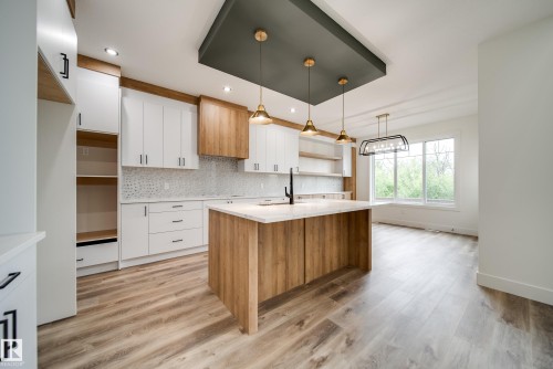 8740 183 Avenue Nw, Edmonton, AB - Indoor Photo Showing Kitchen