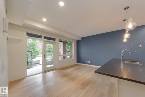#102 10606 84 Av Nw, Edmonton, AB - Indoor