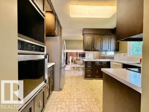 111 Green Ash Drive, Wetaskiwin, AB - Indoor Photo Showing Kitchen