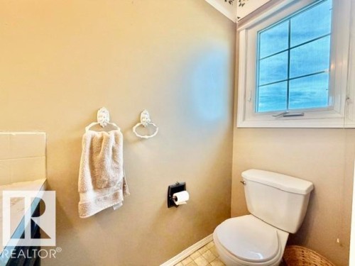 111 Green Ash Drive, Wetaskiwin, AB - Indoor Photo Showing Bathroom