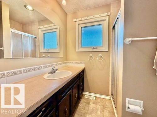 111 Green Ash Drive, Wetaskiwin, AB - Indoor Photo Showing Bathroom