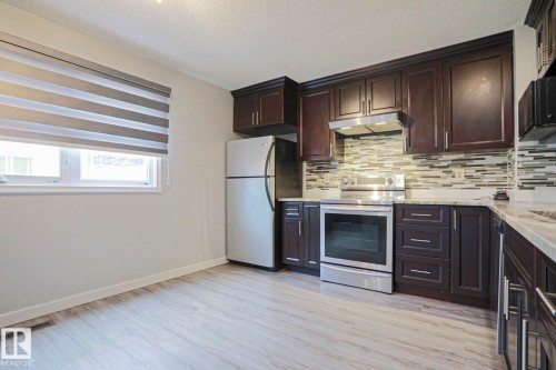 355 Kirkpatrick Crescent Nw, Edmonton, AB - Indoor Photo Showing Kitchen With Upgraded Kitchen