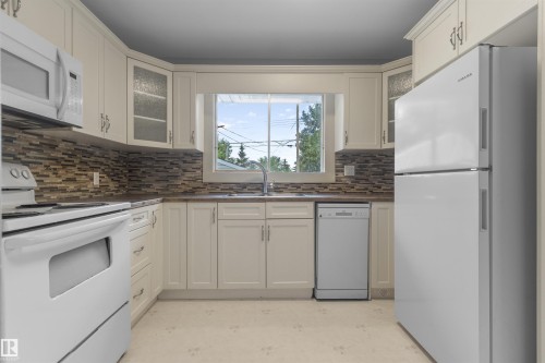 5013 46 St, Drayton Valley, AB - Indoor Photo Showing Kitchen