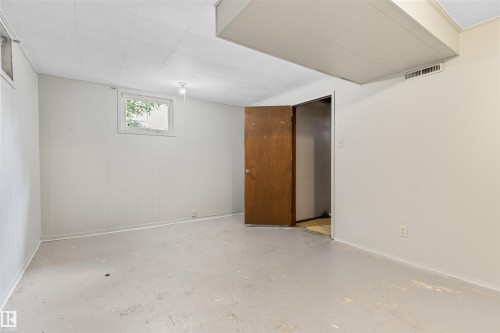 5013 46 St, Drayton Valley, AB - Indoor