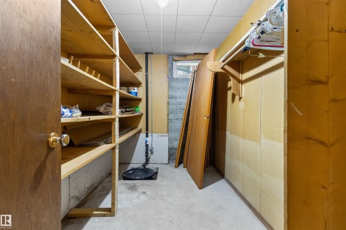 5013 46 St, Drayton Valley, AB - Indoor