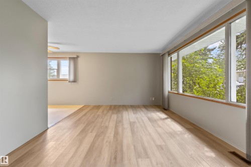 5013 46 St, Drayton Valley, AB - Indoor Photo Showing Other Room