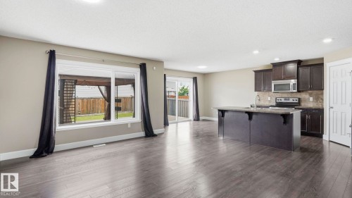 17211 78 Street Nw, Edmonton, AB - Indoor Photo Showing Kitchen