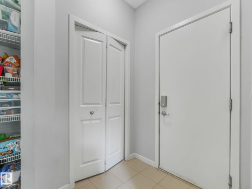 908 Goshawk Point(E) Nw, Edmonton, AB - Indoor Photo Showing Other Room
