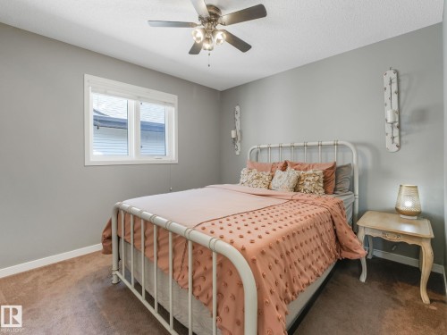 908 Goshawk Point(E) Nw, Edmonton, AB - Indoor Photo Showing Bedroom