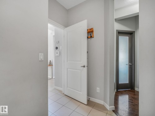 908 Goshawk Point(E) Nw, Edmonton, AB - Indoor Photo Showing Other Room