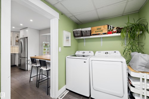 9851 86 Avenue Nw, Edmonton, AB - Indoor Photo Showing Laundry Room