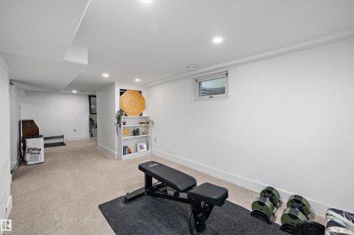 9851 86 Avenue Nw, Edmonton, AB - Indoor